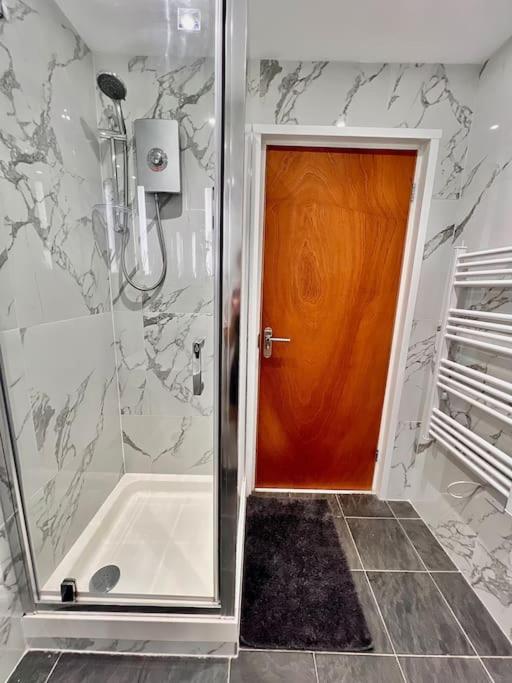 Unique Studio In Central Саутгемптон Экстерьер фото